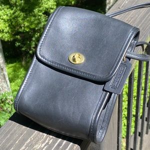 Vintage Coach Black shoulder or crossbody bag